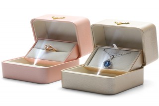 Wedding ring gift box 